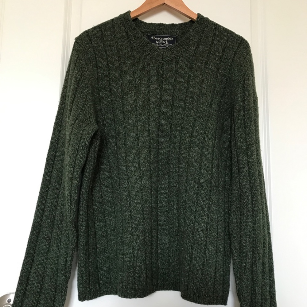 Abercrombie & Fitch Men's Large Cable Knit Sweater